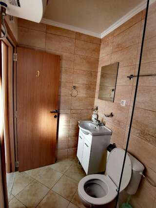 Апартаменты Apartments Suster Бар Трехместный номер, вид на сад-3