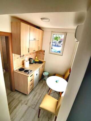 Апартаменты Apartments Suster Бар Трехместный номер, вид на сад-5