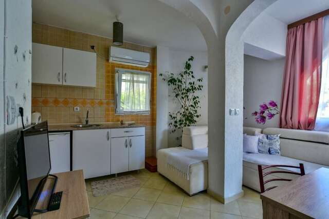 Апартаменты Apartments Suster Бар-65